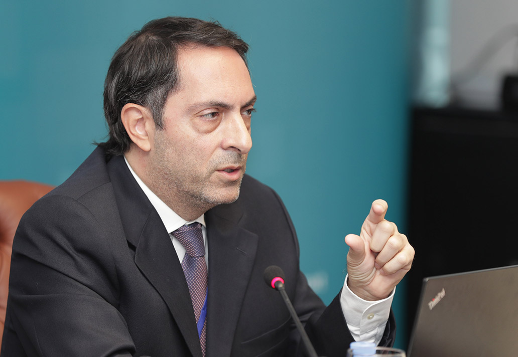 لوتشيانو زكارا: العامل الإيراني في الأزمة الخليجية